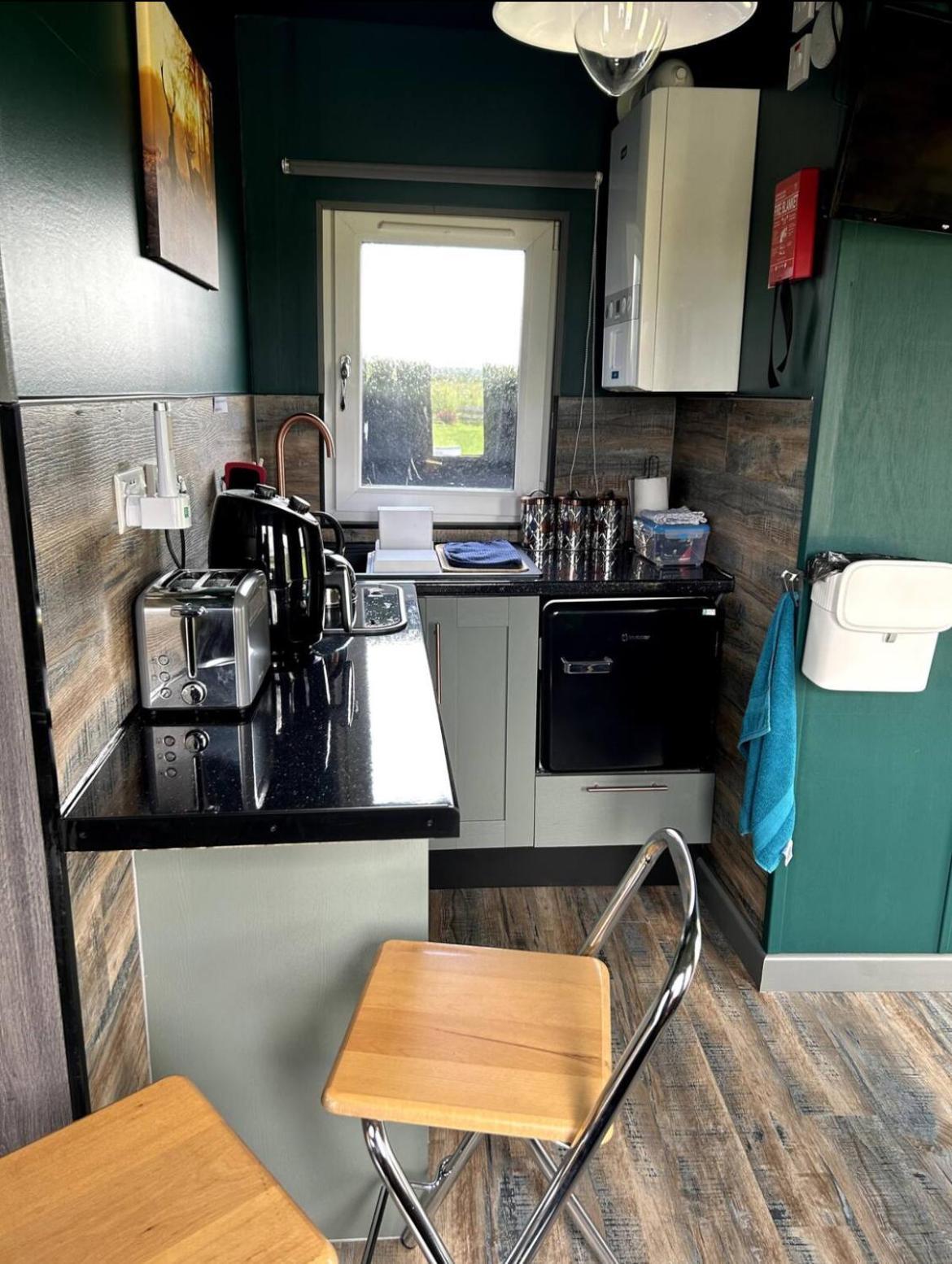 The Potter'S Rest, A Cosy Wee Cabin In The Highlands Watten Extérieur photo