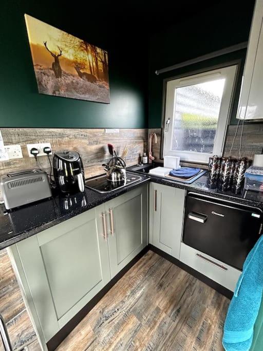 The Potter'S Rest, A Cosy Wee Cabin In The Highlands Watten Extérieur photo